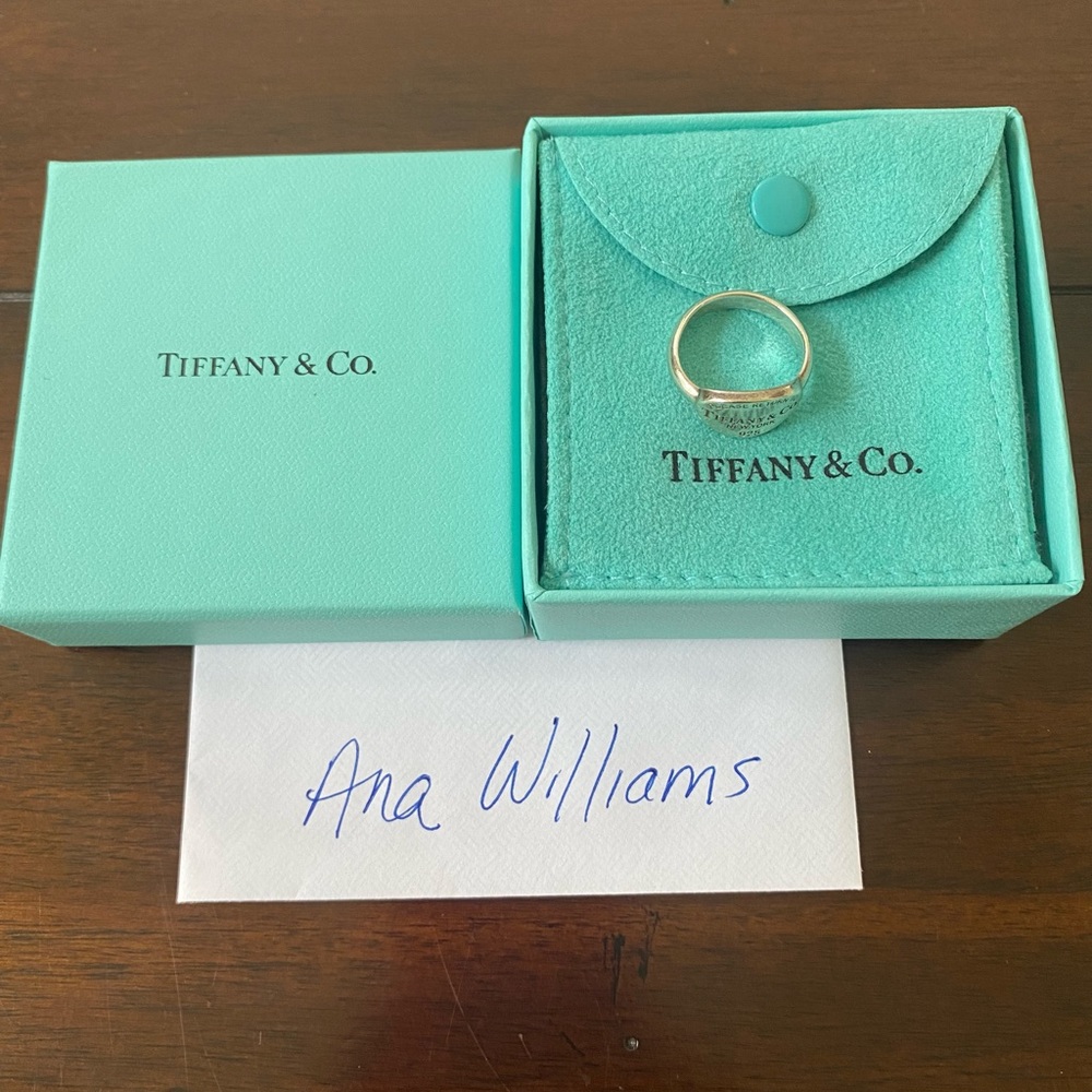 Tiffany & Co - Return to Tiffany’s Oval ring